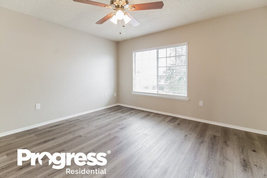 Building Photo - 1204 Ivy Meadow Dr