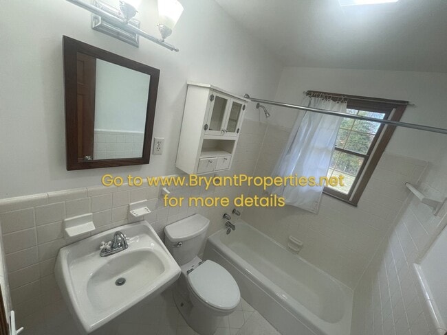 Building Photo - 1250 Dalemere Dr