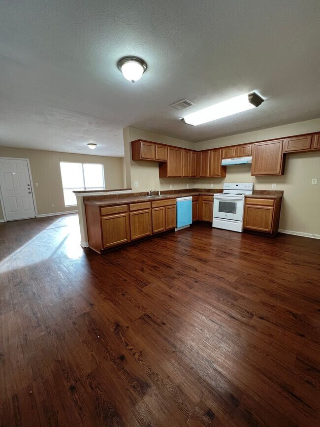 Building Photo - Pine Landing Homes