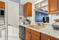 Building Photo - 1107 Windsor Dr N