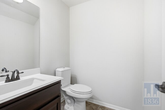 Building Photo - 8336 Paola St