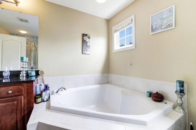 Building Photo - 43149 Crosswind Terrace