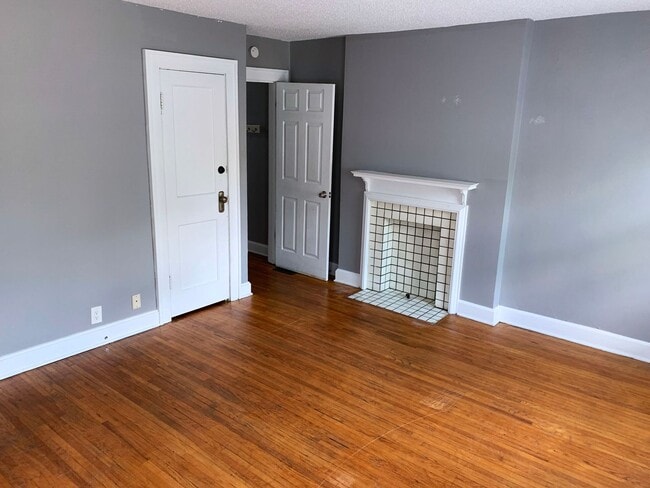 Building Photo - 1497-1499 Perry Street