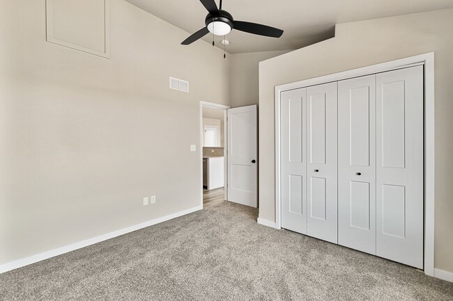 Building Photo - 3 BR Split Foyer