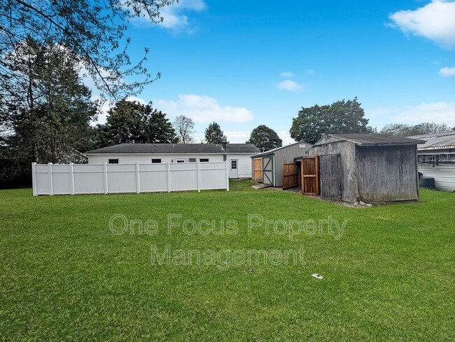 Building Photo - 230 Hospital Dr