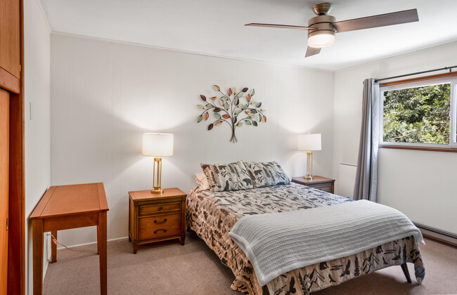 Building Photo - 54700 S Circle Dr