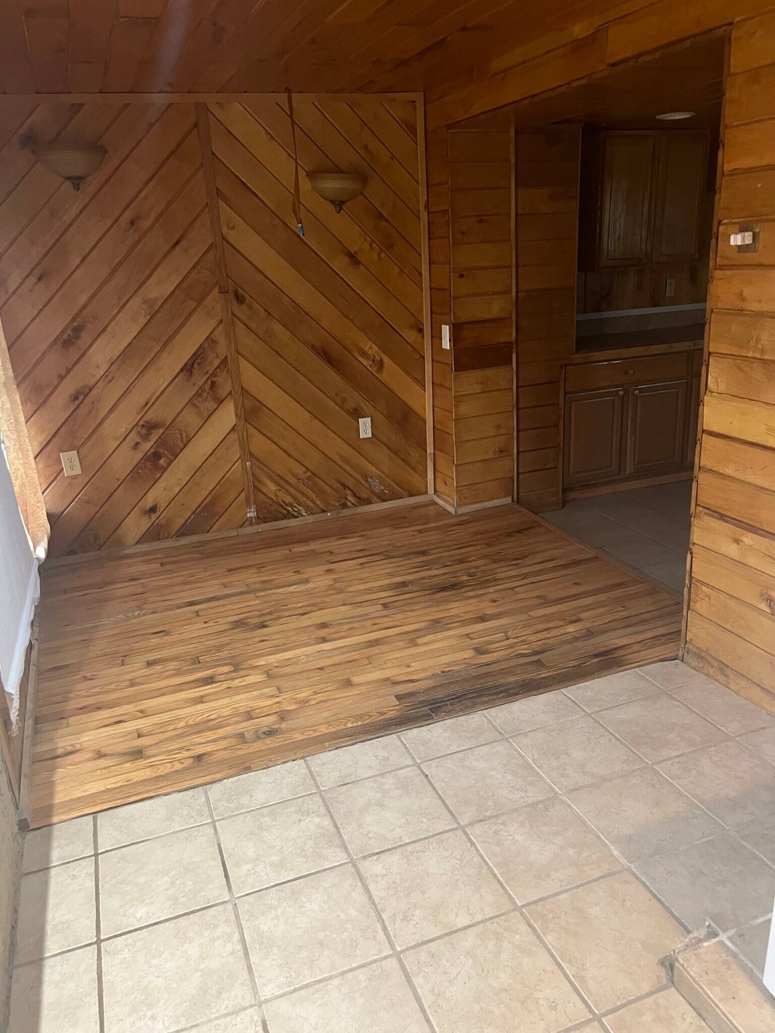 Building Photo - 1574 Armstrong Rd