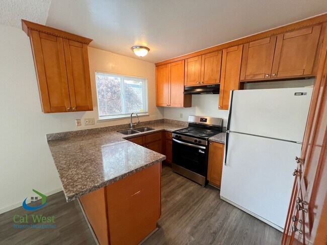 Building Photo - $2895 -  Downstairs 2 Bed 1.5 Bath-Updated Kitchen near Westgate Center