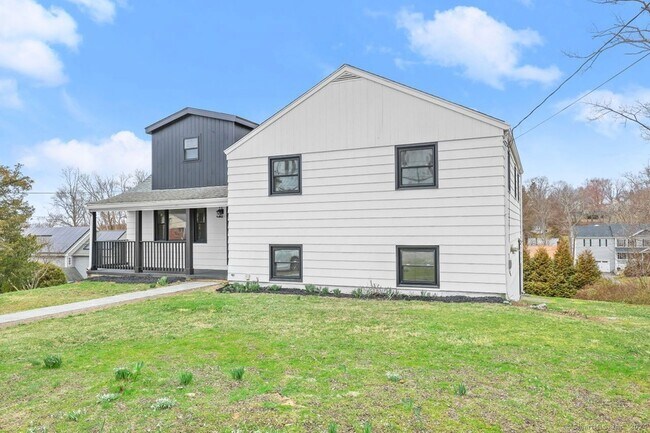 Building Photo - 141 Ridgewood Dr
