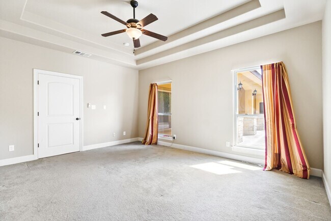 Building Photo - 8210 Roy Ln