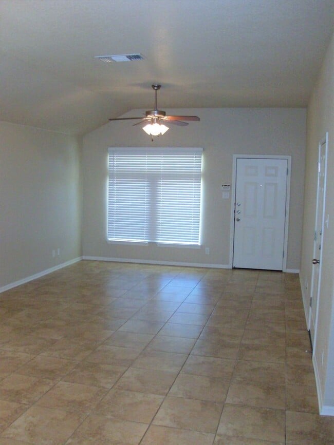 Building Photo - Charming 2 Bed, 2 Bath Duplex in South Kil...