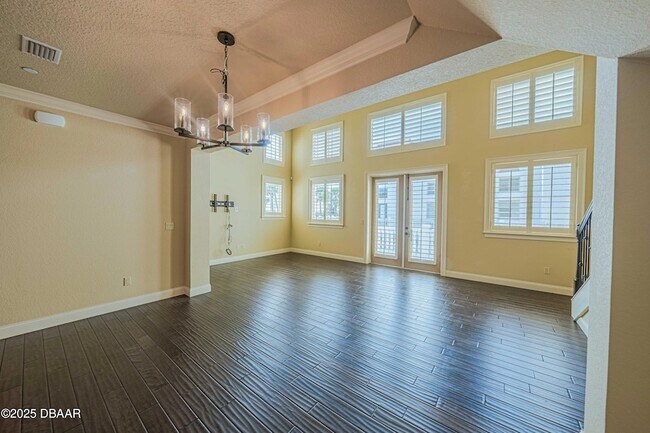 Building Photo - 5090 Riverside Dr
