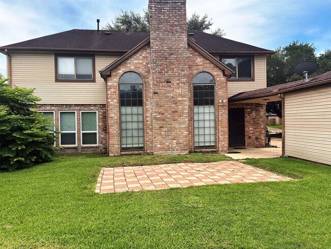 Building Photo - 15502 Rio Plaza Dr