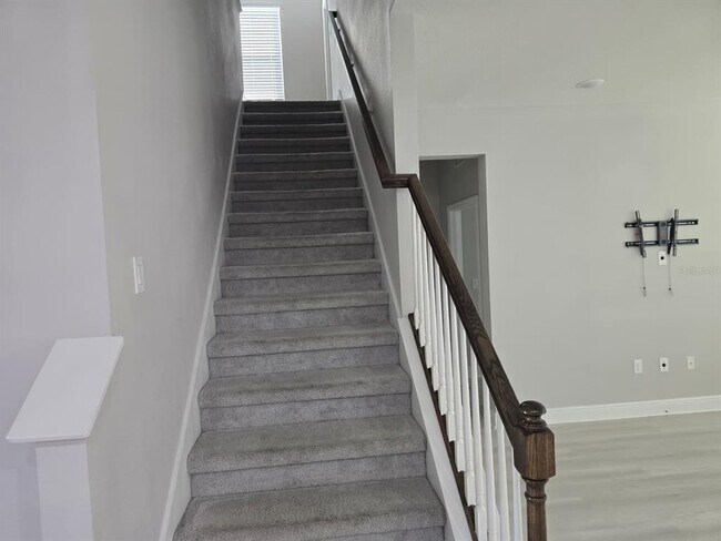 Building Photo - 10916 Honor Rd