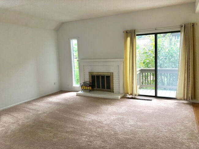 Building Photo - 61 Heritage Vlg