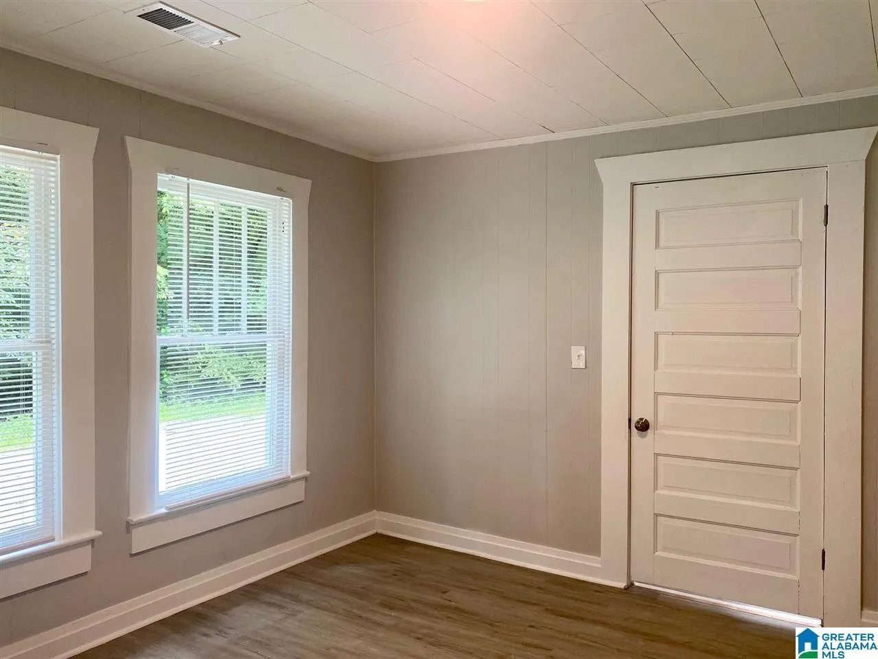 Building Photo - 917 School Terrace