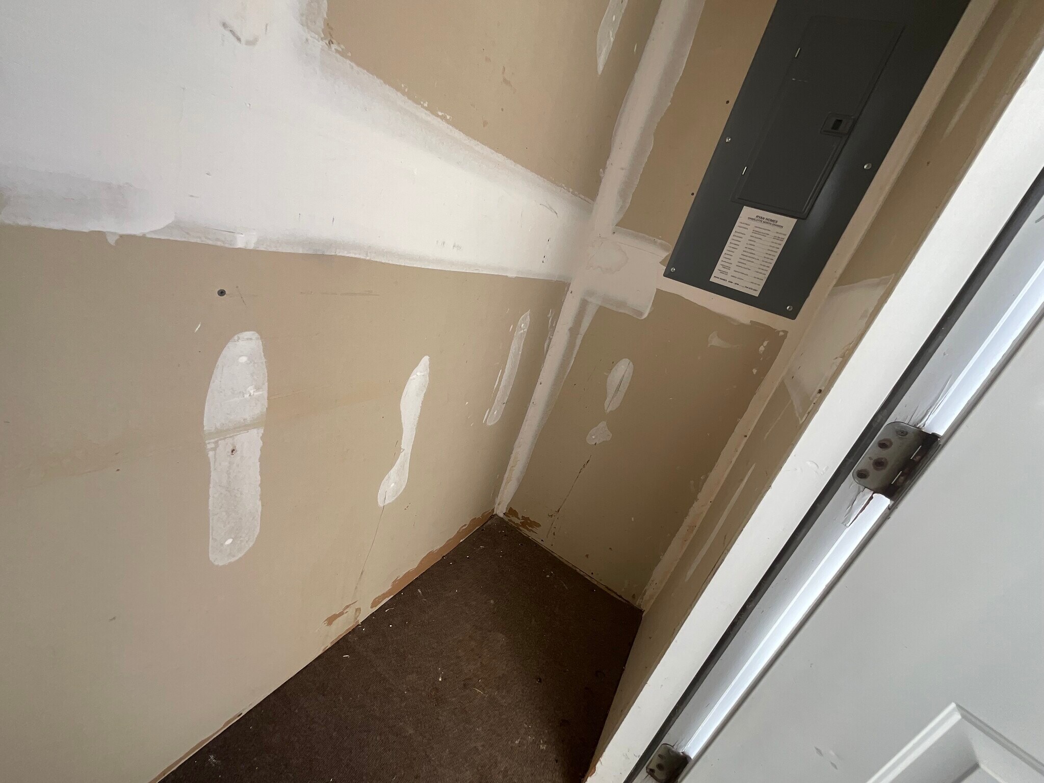 Outside Storage - 1965 Charlotte Hwy