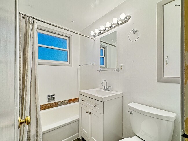 Building Photo - Charming 2 Bedroom House in Sacramento