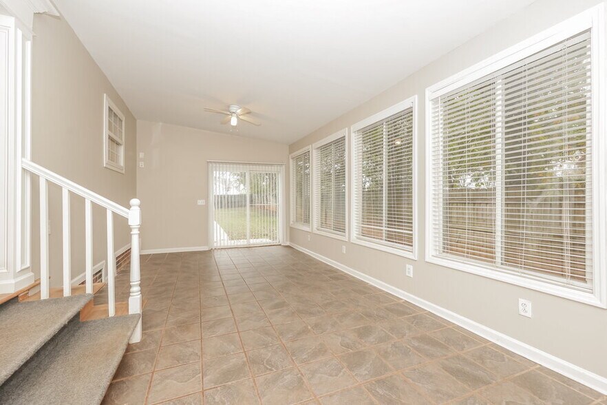 Building Photo - 3019 Overhill Ct