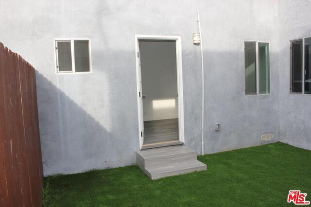 Building Photo - 713 Vernon Ave