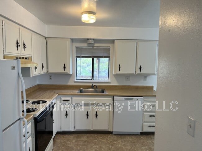 Building Photo - 397 Parkchester Dr
