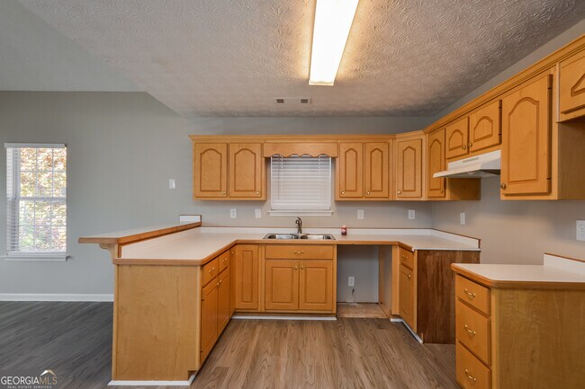 Building Photo - 25 Hunters Ridge Ct