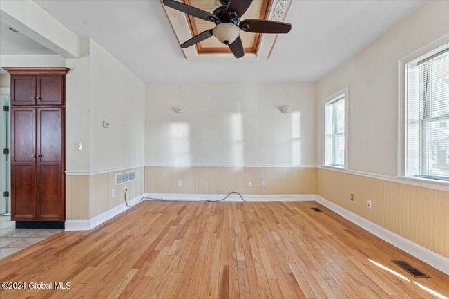 Building Photo - 53 Beekman St