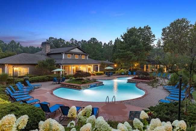 Building Photo - The Vinings At Newnan Lakes