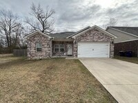 Building Photo - 30 Woodhaven Dr