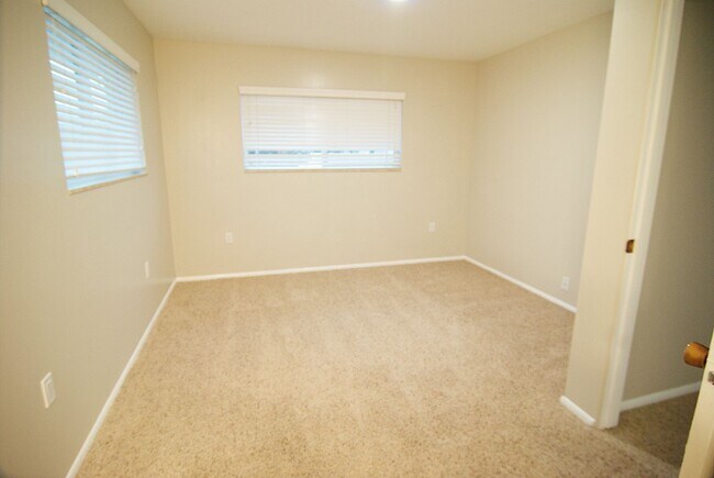 Building Photo - Spacious 6 Bed / 3 Bath Home in Rigby!