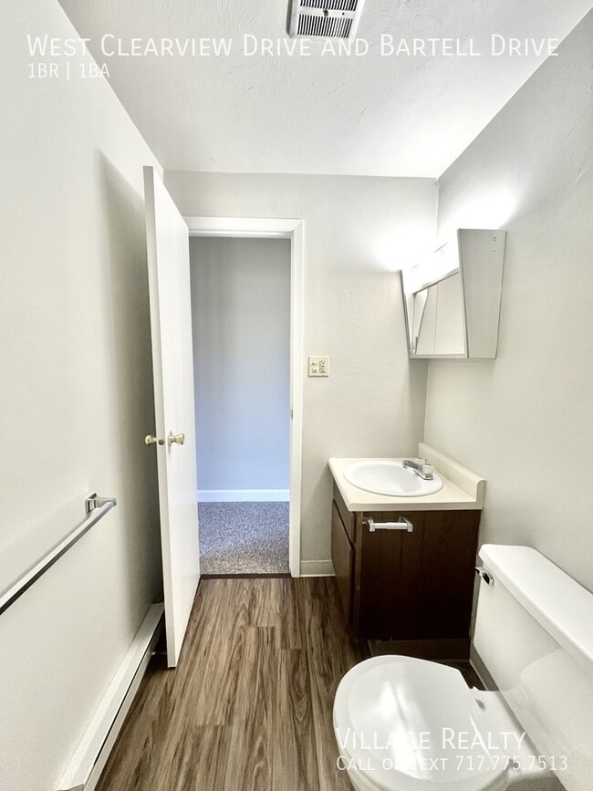 Building Photo - Newly-renovated 1-Bed Convenient to I-83 &...