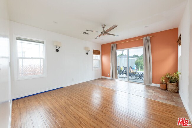 Building Photo - 3990 Degnan Blvd