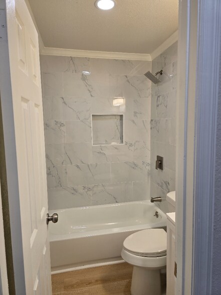 Building Photo - 502 S Pearl St