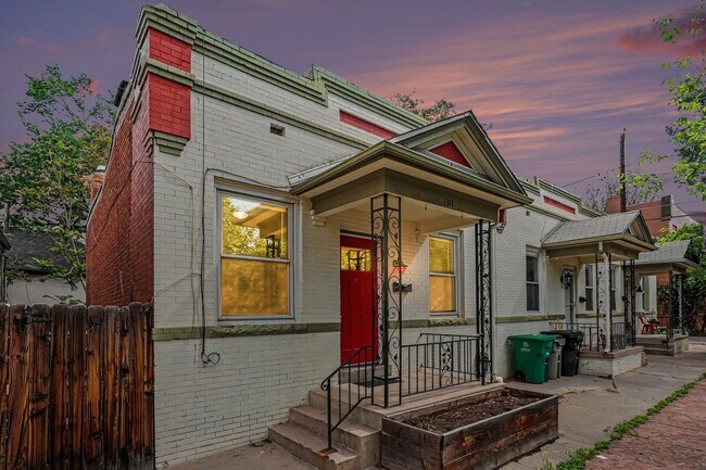 Building Photo - Charming Whittier Rowhome Near Larimer Street