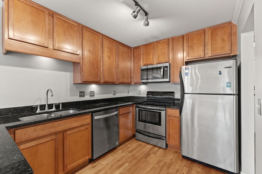 Building Photo - 3150 Excelsior Blvd