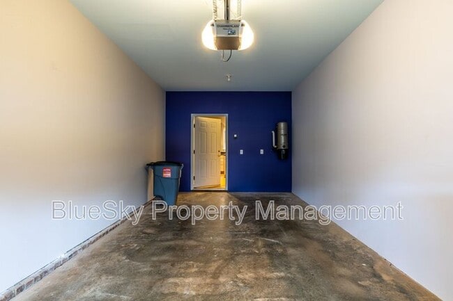 Building Photo - 158 Burnet St