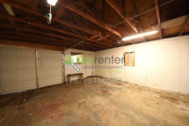 Building Photo - 3742 Atterbury St