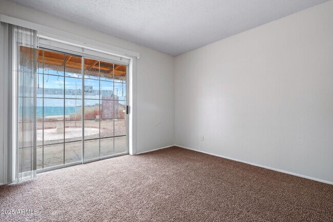 Building Photo - 13 E Desert Dr