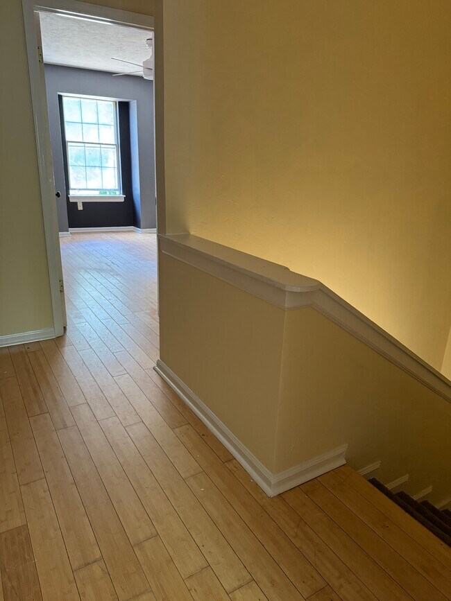 Building Photo - 494 Teal Ln