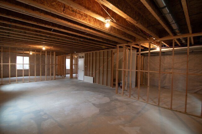 Building Photo - Gorgeous 2-Story Home In a Gated Community!