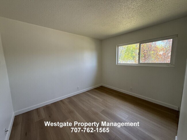 Building Photo - 1340 Ramona Ln