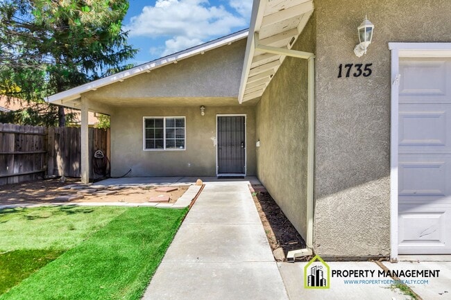 Building Photo - 3-Bedroom Home with Modern Touches-AF