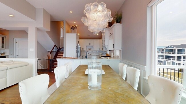 Building Photo - 404 21st St S