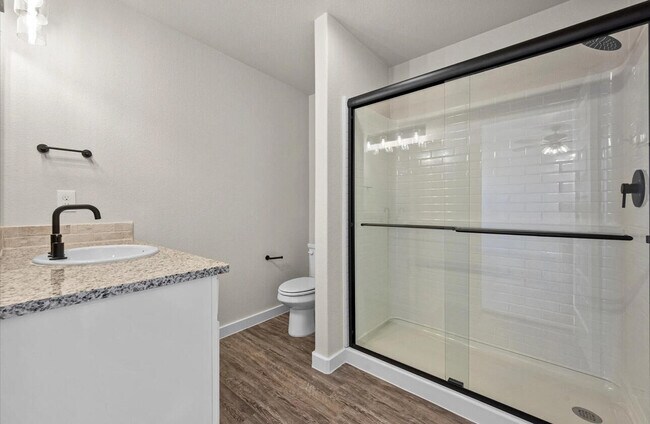 Building Photo - 2145 Langford Ave