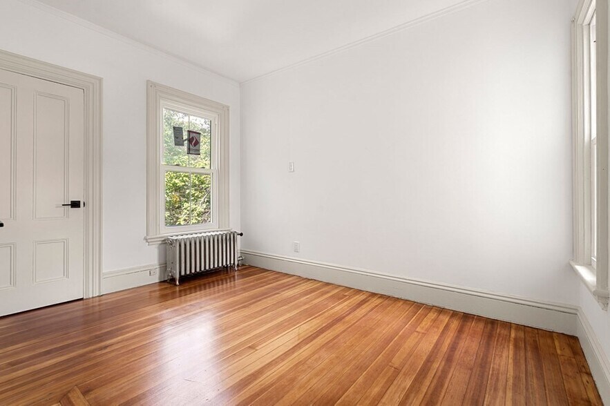 Building Photo - 107 Ellery St
