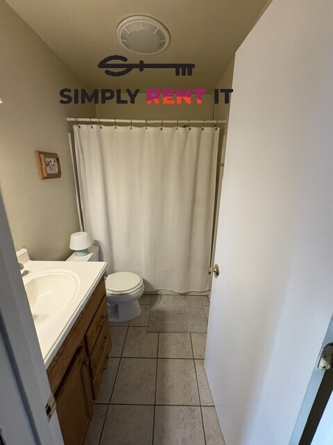 Building Photo - 6 Bedroom House on Campus, August 1st