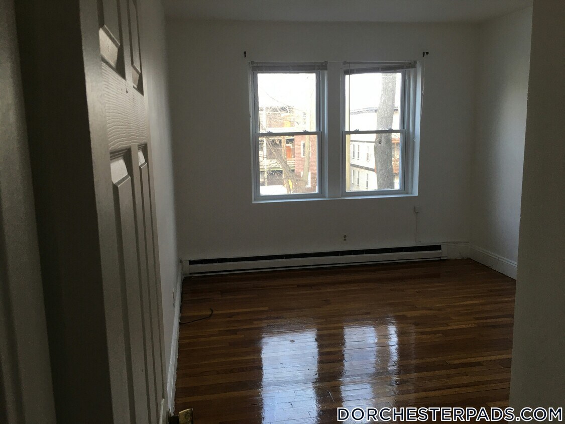 Building Photo - 451 Norfolk St