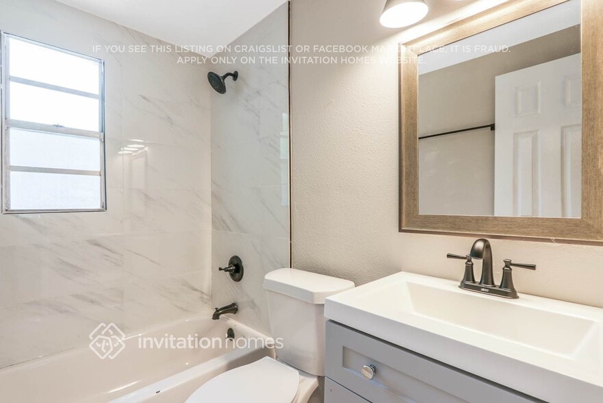 Building Photo - 4010 Treasure Cir