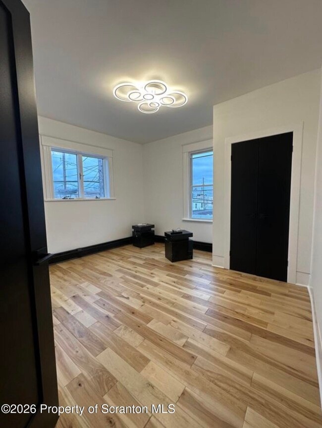 Building Photo - 200 Oak St