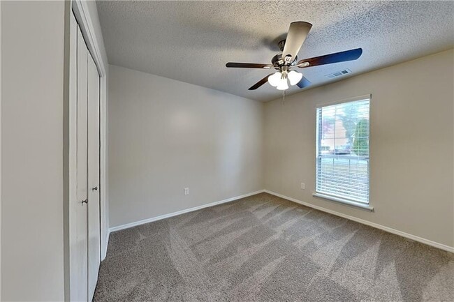 Building Photo - 3979 Sharon Spgs